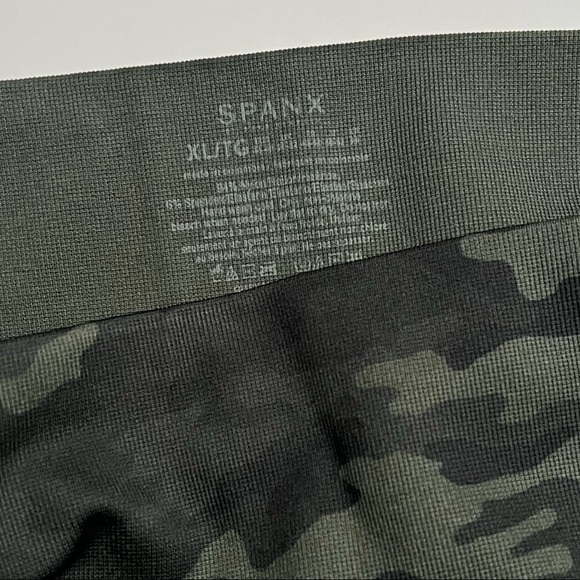 Spanx Seamless Camo Leggings - Picture 5 of 5